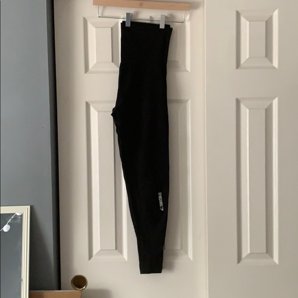 GYMSHARK Black Leggings + SH
